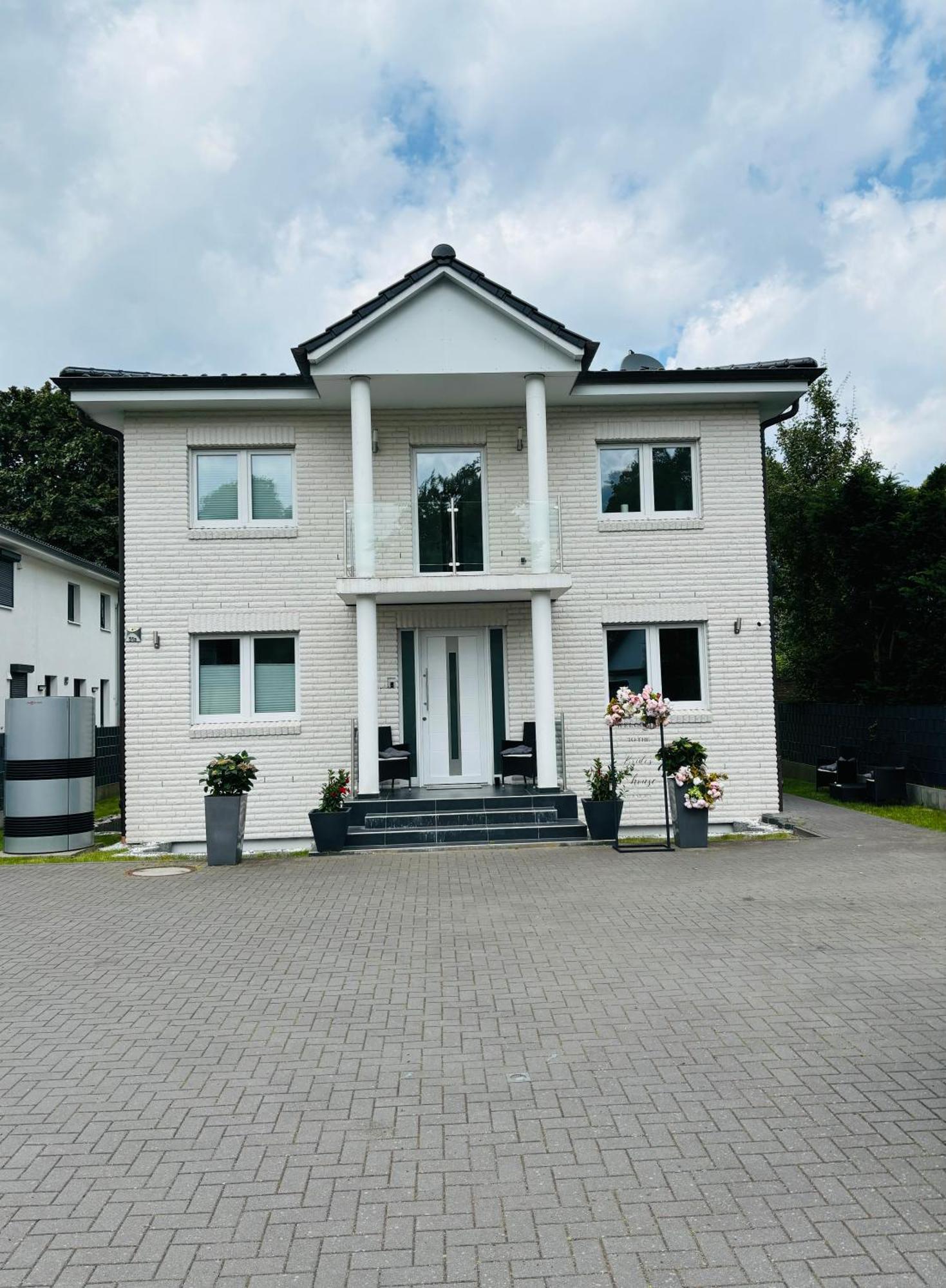 Modern Living In Hamburg-Wandsbek Self Check-In 2X Schlafzimmer 1X Schlafsofa Exterior foto